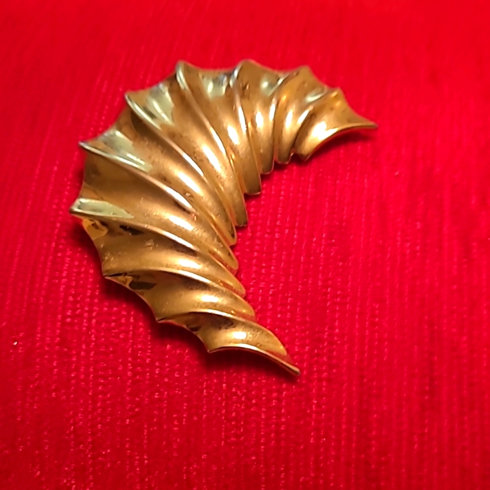 Brooch